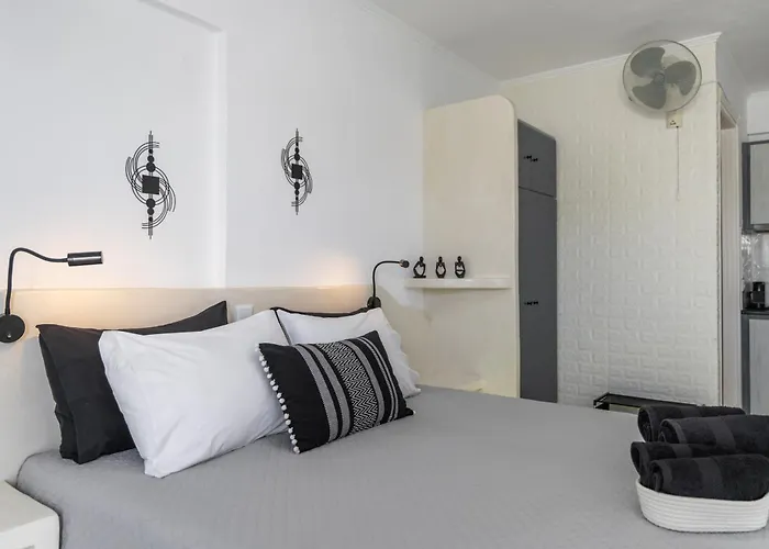 Miloessa * Adamantas (Milos)