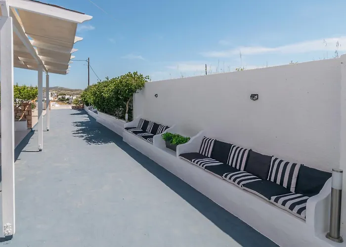 Miloessa * Adamantas (Milos)